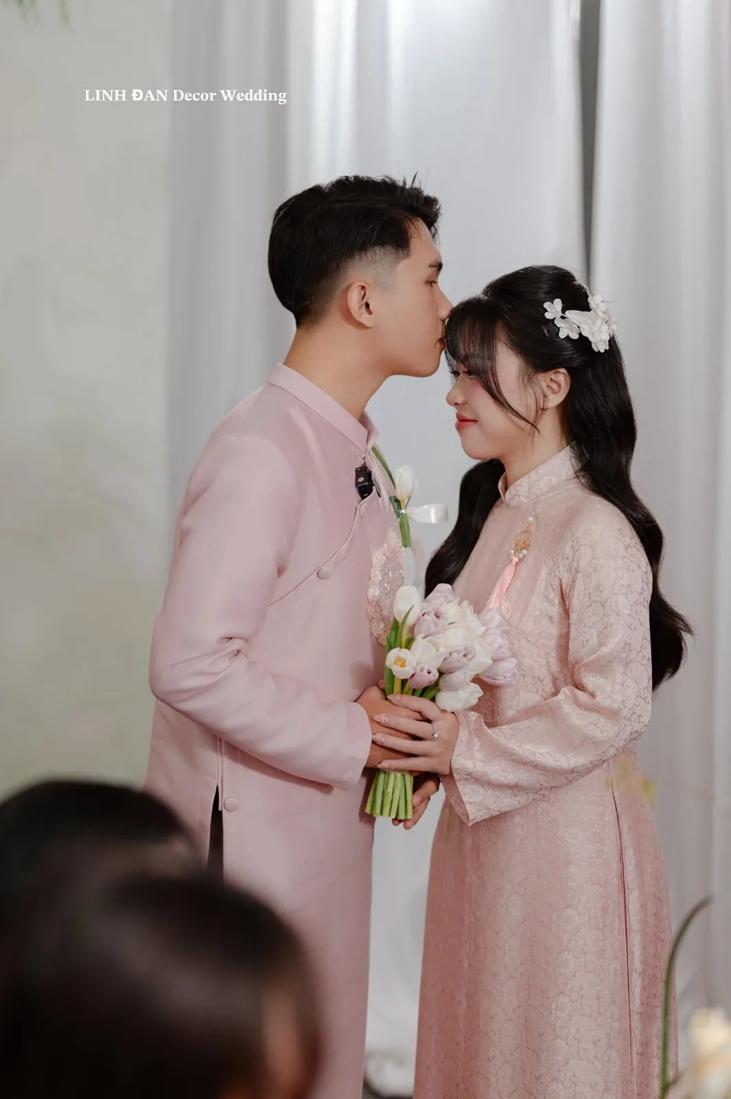 Ảnh cưới ngoại cảnh ngoài trời